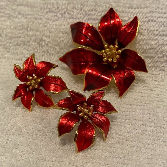 Signed Vintage Poinsettia Brooch and Pierced Earrings - Picture 1 of 16